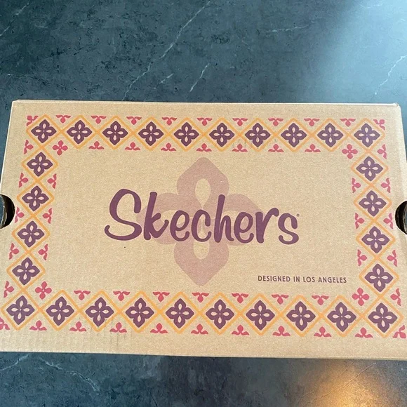 Women’s Skechers slippers.  NWOT.  Size 7.5 - Picture 11 of 11